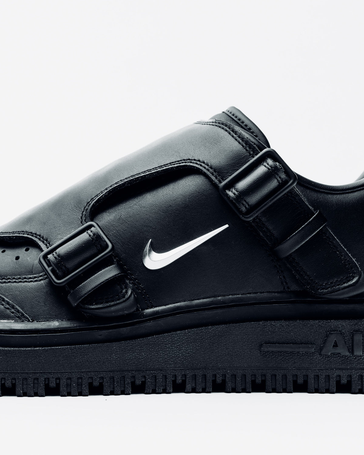 Nike Air Force 1 Luxe - Black/Metallic Silver